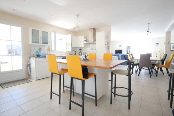 Le Parc… Deux maisons… Une habitation …