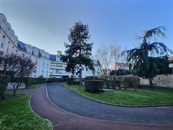 Appartement Thiais 4 pièces 86.01 Centre-ville rue Maurepas