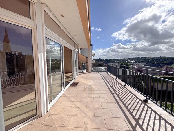 Appartement Chateau Gontier Sur Mayenne 5 pièce(s) 180 m2