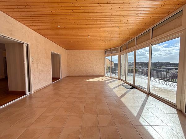 Appartement Chateau Gontier Sur Mayenne 5 pièce(s) 180 m2