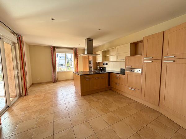 Appartement Chateau Gontier Sur Mayenne 5 pièce(s) 180 m2