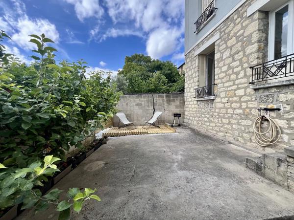 Vente                                                      Appartement
                        
                     2 pièces                      24 m2                     à Cachan