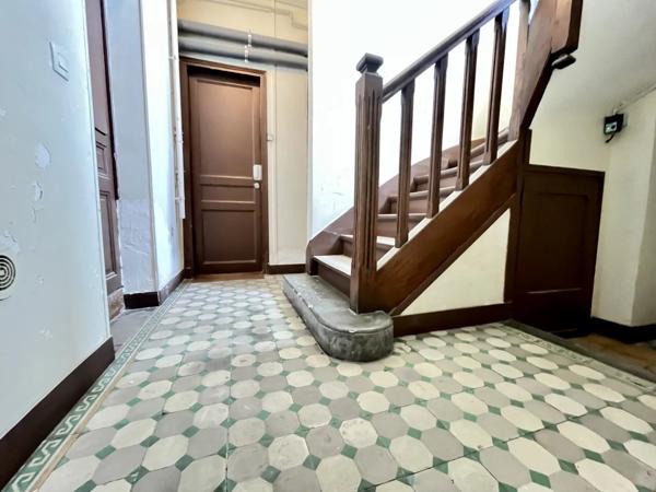 Vente                                                      Appartement
                        
                     2 pièces                      24 m2                     à Cachan