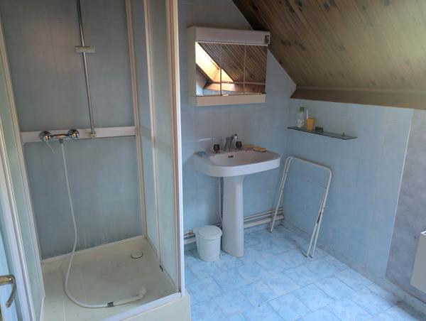 Pavillon traditionnel dans quartier résidentiel !
