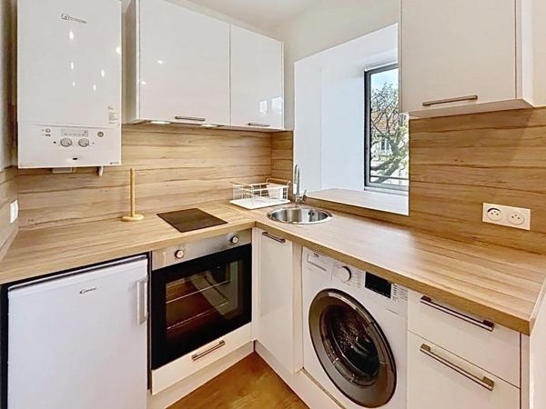 Grand studio refait à neuf, à 2 mn du RER A