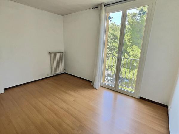 Appartement 4 pièce(s) 75 m2 avec loggia