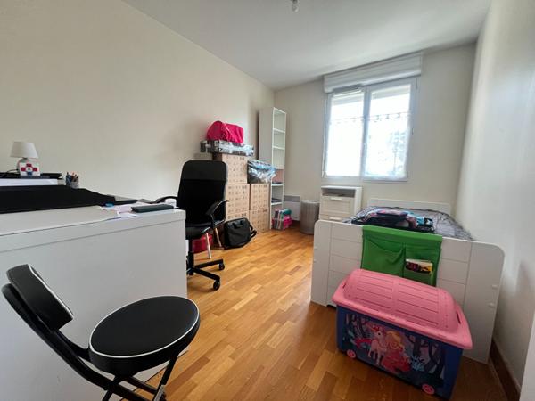 Appartement DOURDAN - 3 pièce(s) - 65.30 m2