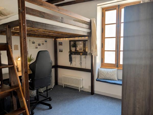 Maison en pierre rénovée avec jardin, en plein cœur de Chaumes-en-Brie