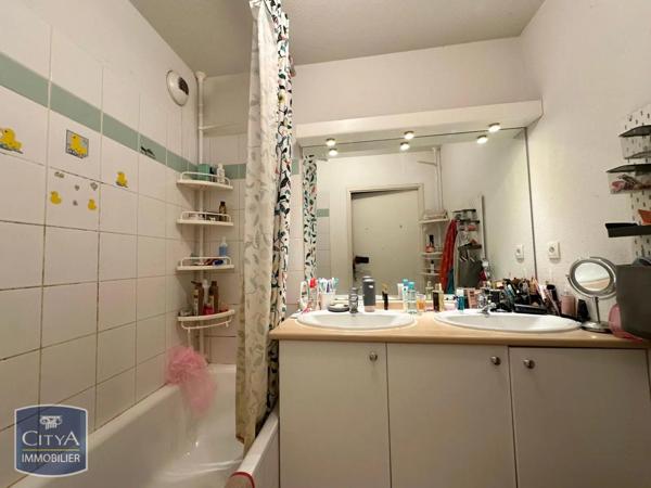 Appartement à louer 4 pièces 79m²