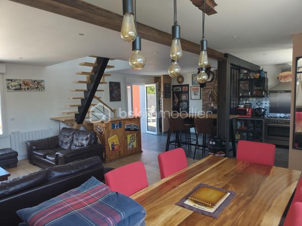 A vendre Maison bord de mer 200m de la Plage dans un endroit très tranquille.
Cette maison de 100m2 proche de la mer a été entièrement rénovée avec de bon matériaux, très bonne isolation, triple vitrage, poêle à granulés, portail électrique de bonne marque.
En bas une grande pièce de vie avec salon, salle à manger, cuisine équipée et aménagée donnant sur une terrasse plein sud (solarium).
Un très grand garage (90m2) pouvant être aménagé par la suite, une place de parking..
A l'étage, 3 chambres dont une en cours de travaux, douche italienne, wc.
Vous pouvez descendre à la plage (200m) ou profiter de  la jolie petite commune avec ses commerces, boucher, boulanger, bar, presse, restaurants, pharmacie, cabinet médical, bus proches.
Endroit très calme, dans une commune pleine de charme, situé dans une impasse.
Entièrement rénovée (triple vitrage, isolation aux normes, poêle à granulés, portail électrique, électricité refaite)
Si vous recherchez sur le secteur de Saint-Laurent de la mer, n'hésitez pas à me contacter.
Hervé Lorans 0610586227