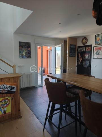 A vendre Maison bord de mer 200m de la Plage dans un endroit très tranquille.
Cette maison de 100m2 proche de la mer a été entièrement rénovée avec de bon matériaux, très bonne isolation, triple vitrage, poêle à granulés, portail électrique de bonne marque.
En bas une grande pièce de vie avec salon, salle à manger, cuisine équipée et aménagée donnant sur une terrasse plein sud (solarium).
Un très grand garage (90m2) pouvant être aménagé par la suite, une place de parking..
A l'étage, 3 chambres dont une en cours de travaux, douche italienne, wc.
Vous pouvez descendre à la plage (200m) ou profiter de  la jolie petite commune avec ses commerces, boucher, boulanger, bar, presse, restaurants, pharmacie, cabinet médical, bus proches.
Endroit très calme, dans une commune pleine de charme, situé dans une impasse.
Entièrement rénovée (triple vitrage, isolation aux normes, poêle à granulés, portail électrique, électricité refaite)
Si vous recherchez sur le secteur de Saint-Laurent de la mer, n'hésitez pas à me contacter.
Hervé Lorans 0610586227