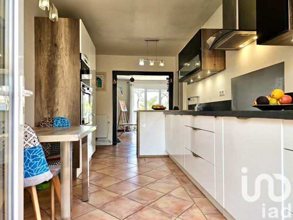 Maison traditionnelle 5 pièces de 110 m² à Rambouillet (78120)