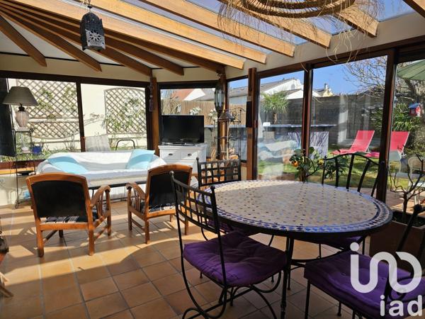 Maison traditionnelle 5 pièces de 110 m² à Rambouillet (78120)