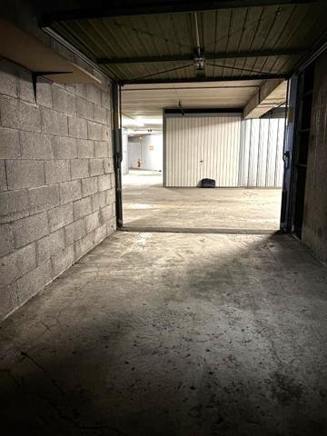 Location / Garage / Parking