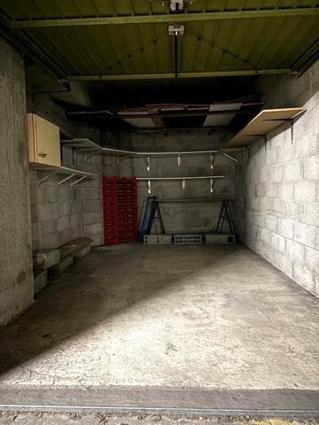 Location / Garage / Parking