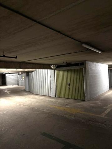 Location / Garage / Parking