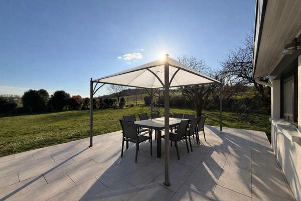 Villa de 125 m2 - 4 chambres de plain pied sur 3000 m2 de terrain arboré - Calme absolu