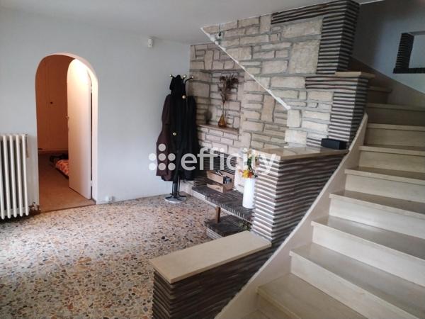 Maison
         8 pièces
        - 190 m² Bien prestige 925 000 € *
