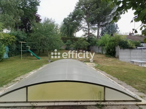 Maison
         8 pièces
        - 190 m² Bien prestige 925 000 € *