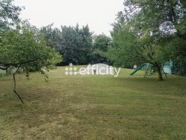 Maison
         8 pièces
        - 190 m² Bien prestige 925 000 € *