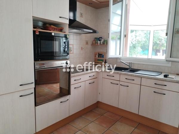 Maison
         8 pièces
        - 190 m² Bien prestige 925 000 € *