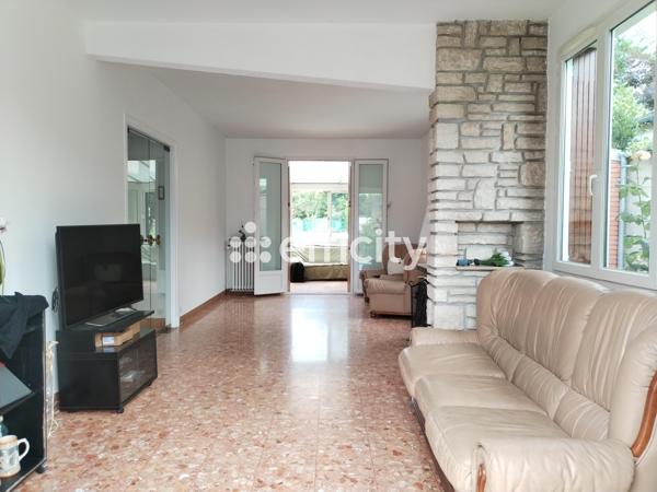 Maison
         8 pièces
        - 190 m² Bien prestige 925 000 € *