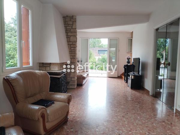 Maison
         8 pièces
        - 190 m² Bien prestige 925 000 € *
