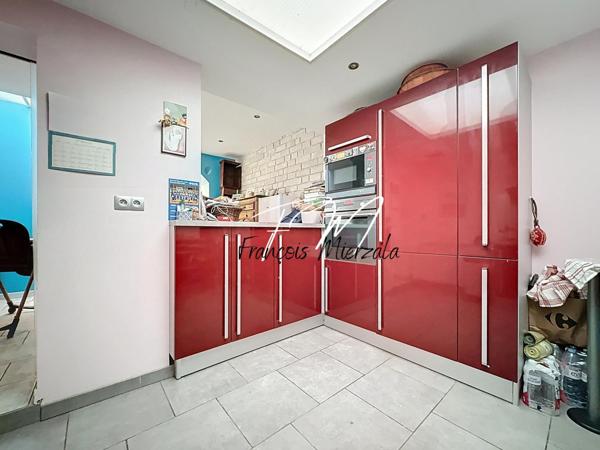 Maison de ville 3 chambres + 1 Bureau