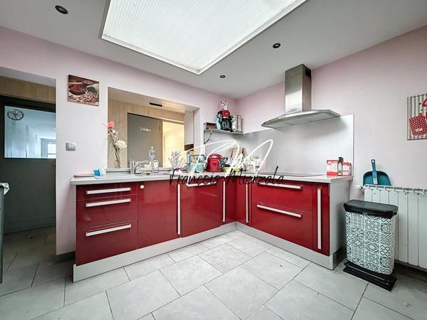 Maison de ville 3 chambres + 1 Bureau