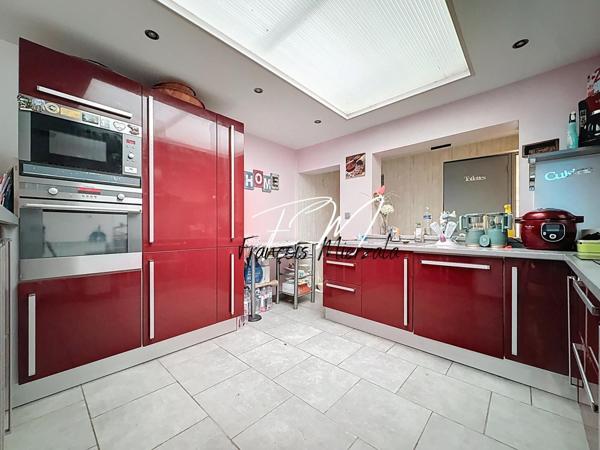 Maison de ville 3 chambres + 1 Bureau