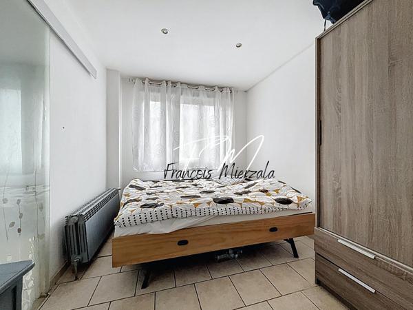 Maison de ville 3 chambres + 1 Bureau