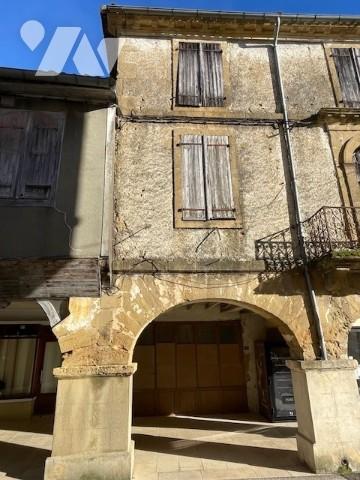 MIELAN (32) Cœur de village, maison de village et jardinet à rénover entièrement, (toiture ok).