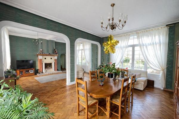 Maison familiale au vert avec parc et rivière