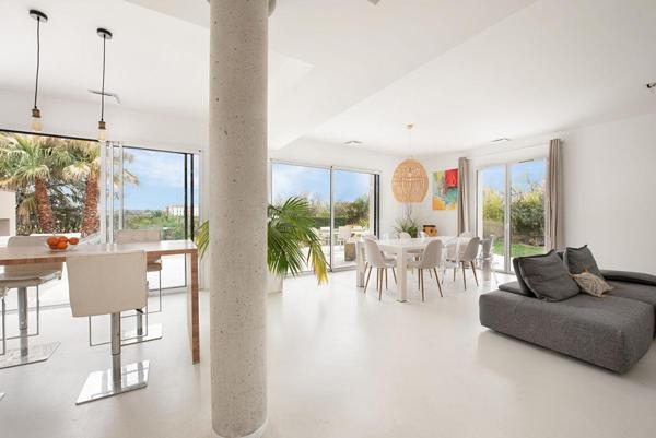 Vente VILLA ALBI 8 pieces 250m2 Jardin 3800m2 avec piscine