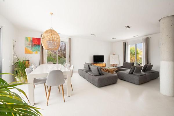 Vente VILLA ALBI 8 pieces 250m2 Jardin 3800m2 avec piscine