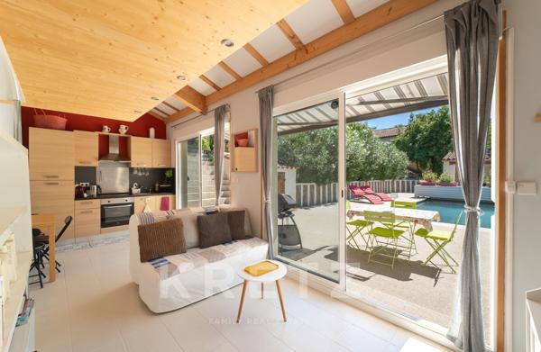 Maison rénovée de 278m2 avec dépendances et piscine dans un écrin de verdure de 3000m2