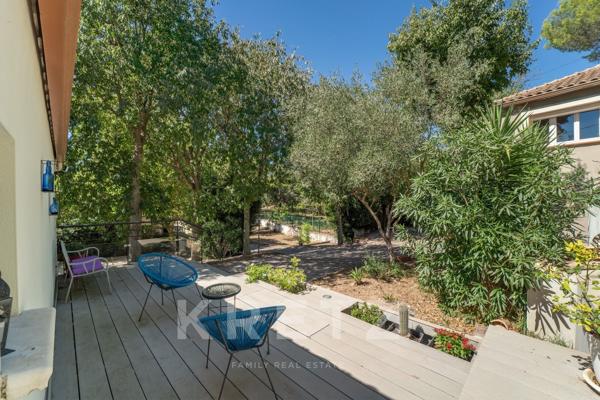 Maison rénovée de 278m2 avec dépendances et piscine dans un écrin de verdure de 3000m2