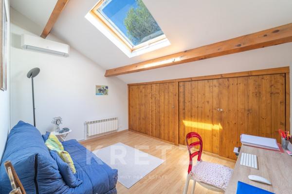 Maison rénovée de 278m2 avec dépendances et piscine dans un écrin de verdure de 3000m2