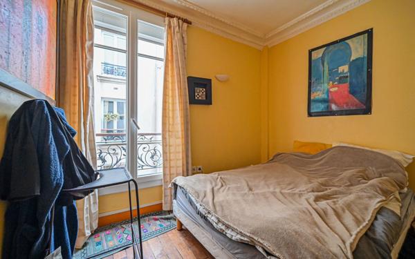 Appartement à vendre    2 pièces • 48,53 m2 Paris 18