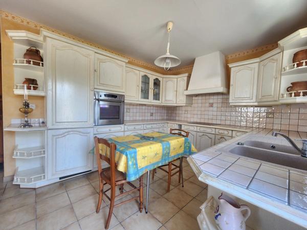 Maison à vendre de plain-pied 139m² - 5 pièces - LE CHATEAU D'OLERON (17)