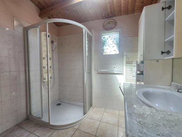 Maison à vendre de plain-pied 139m² - 5 pièces - LE CHATEAU D'OLERON (17)