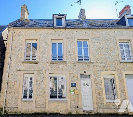 Maison de ville comprenant 3 appartements