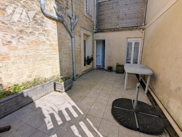 Maison de ville comprenant 3 appartements