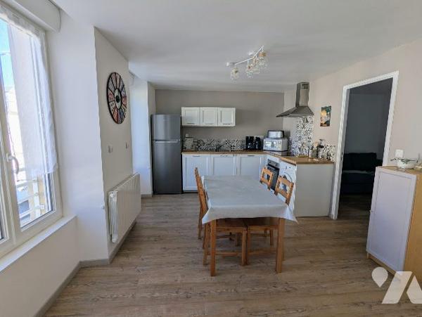 Maison de ville comprenant 3 appartements