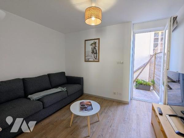 Maison de ville comprenant 3 appartements