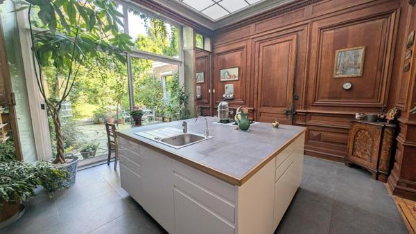 Maison à Roubaix, 59100 - 8 pièces 340m²
