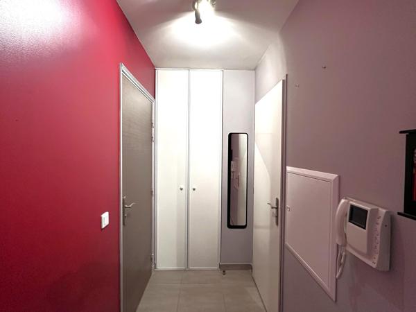 Charmant T1 récent avec parking sécurisé