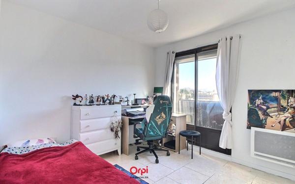 Appartement à vendre    3 pièces • 60 m2 Marseille 10