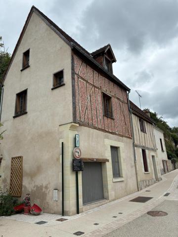 Maison centre historique AMOISE : RARE et RECHERCHE