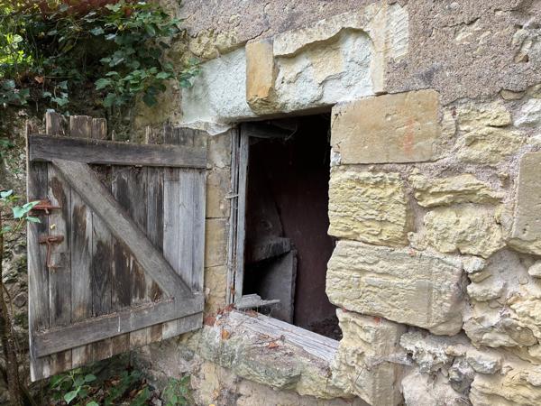 Maison centre historique AMOISE : RARE et RECHERCHE
